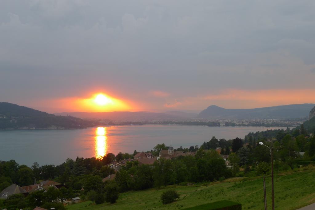Le Clos Du Lac - Location De Chambres Veyrier-du-Lac Buitenkant foto