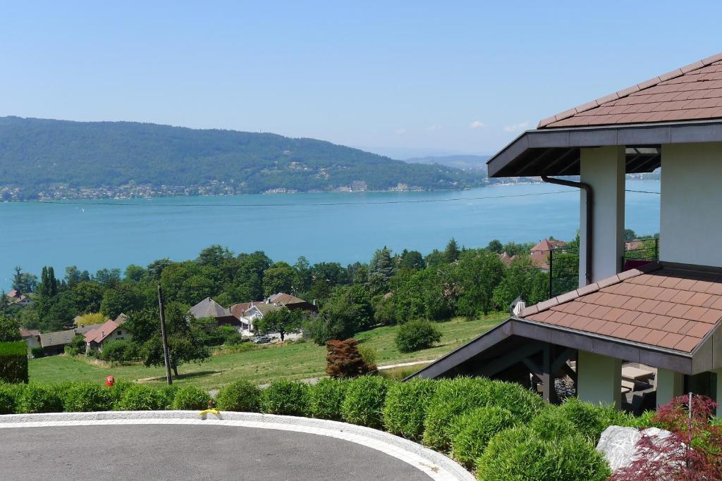 Le Clos Du Lac - Location De Chambres Veyrier-du-Lac Buitenkant foto