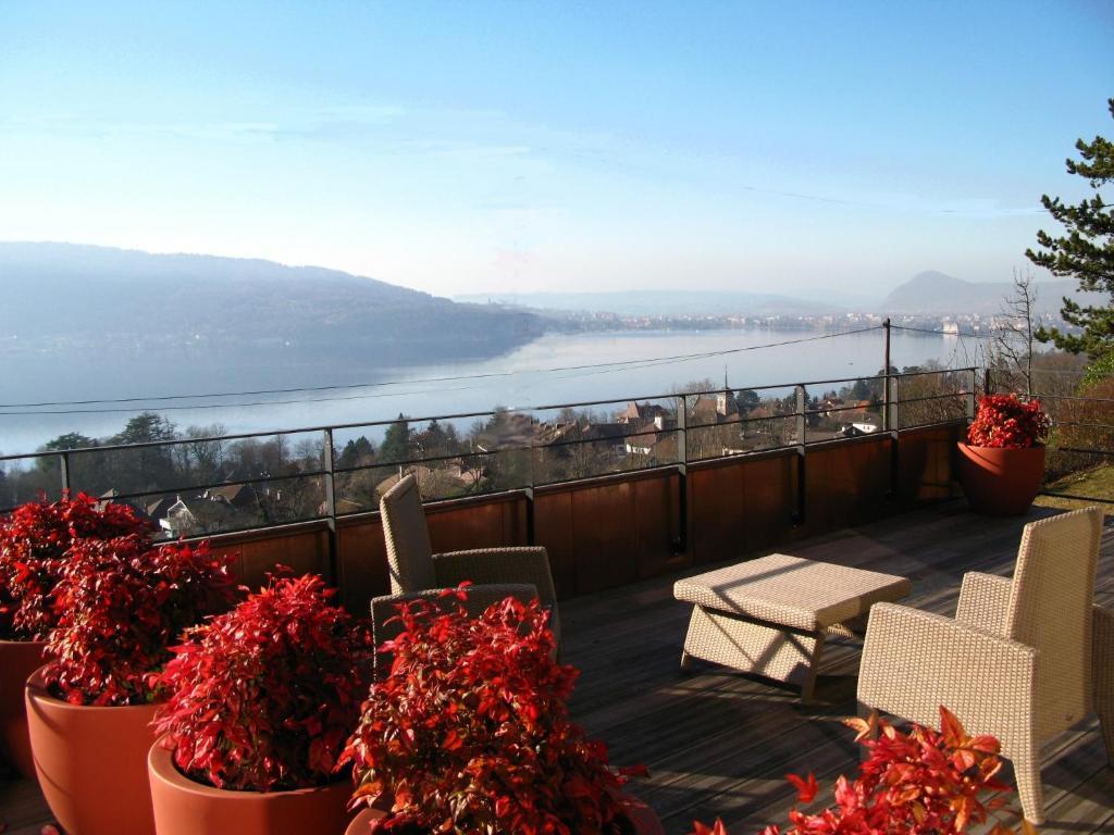 Le Clos Du Lac - Location De Chambres Veyrier-du-Lac Buitenkant foto